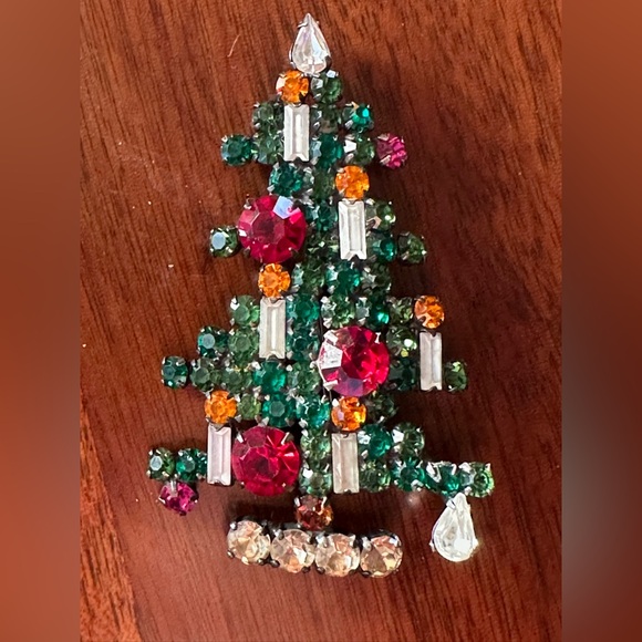 Albert Weiss Jewelry - Rare Weiss Rhinestone Christmas Tree Brooch